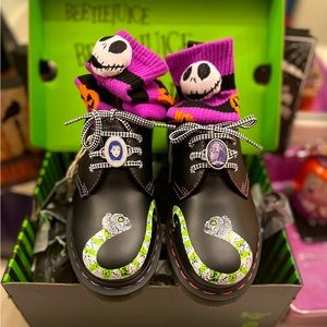 🖤💚🤍🖤💚🤍Authentic Dr. Marten Oxford Boots! SERIOUS INQUIRIES ONLY!💜💚🤍🪲💀